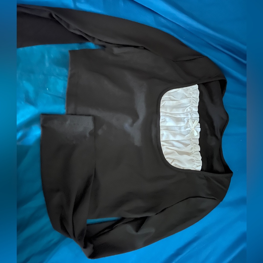 Frilly top - Picture 2 of 2